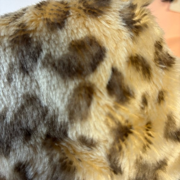 Faux fur animal print ear flaps ears tan cream fleece lined  hat cap - Picture 7 of 8